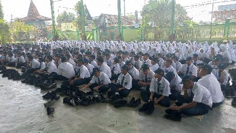 CERDAS BERSOSIAL MEDIA