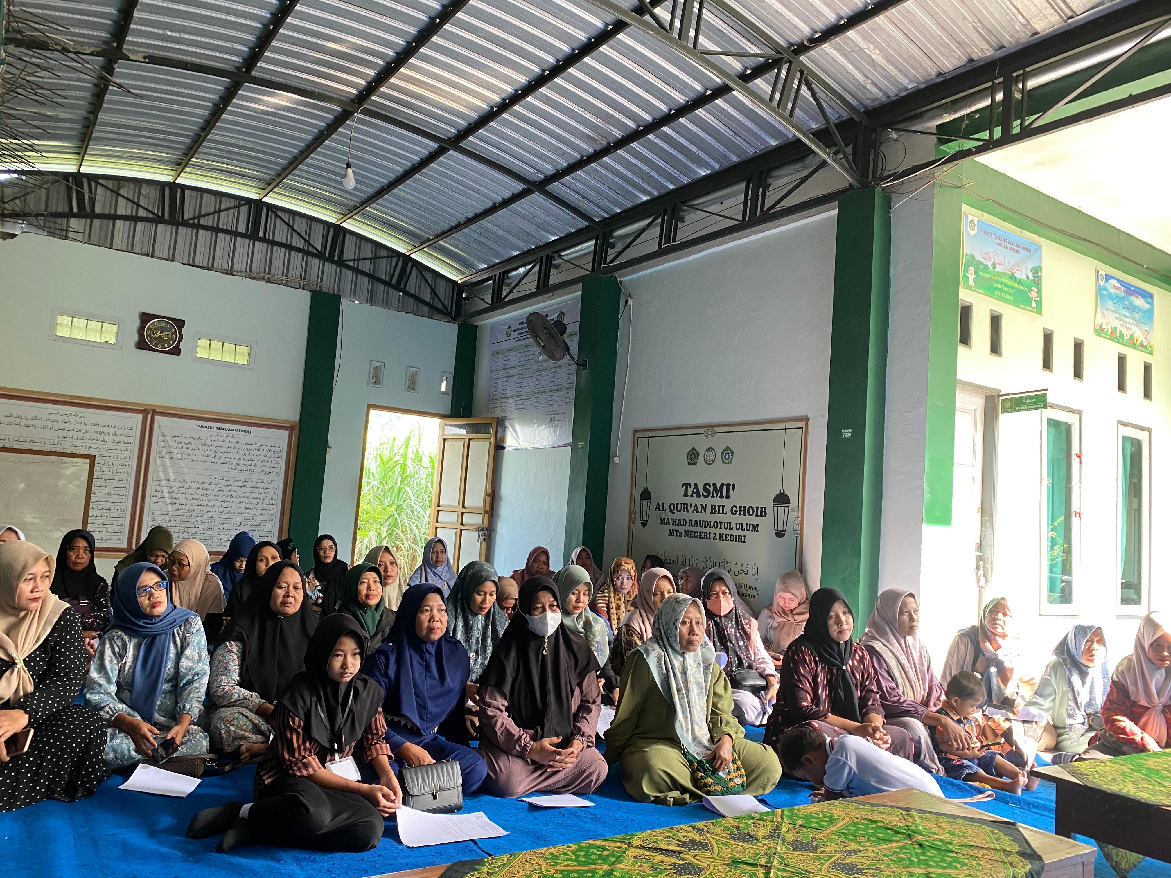 Pertemuan Wali Santri Makhad Raudlotul Ulum MTsN 2 Kediri